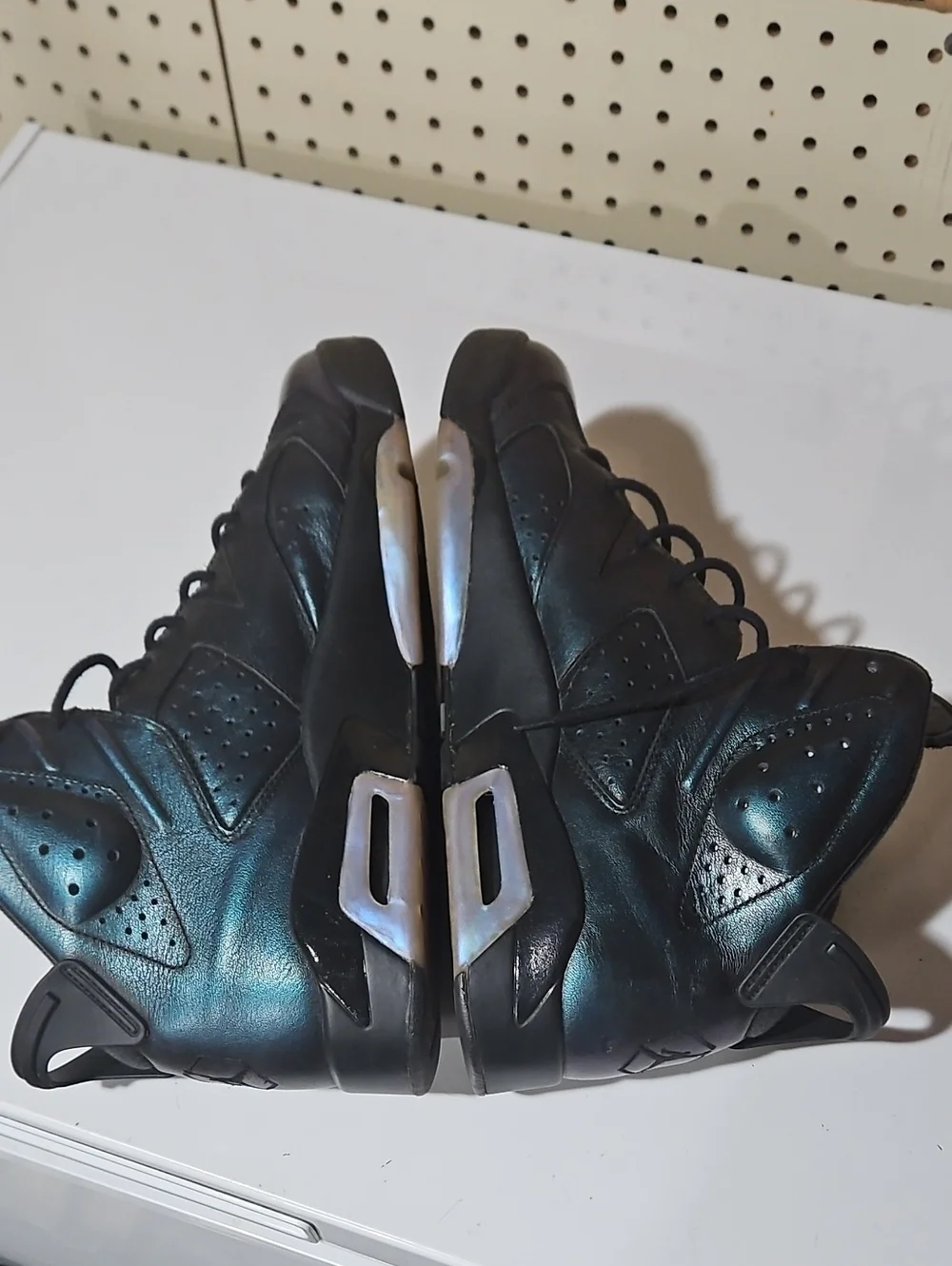 Jordan Chameleon Mens High-Top Basketball Shoes with Subtle Blue Sheen